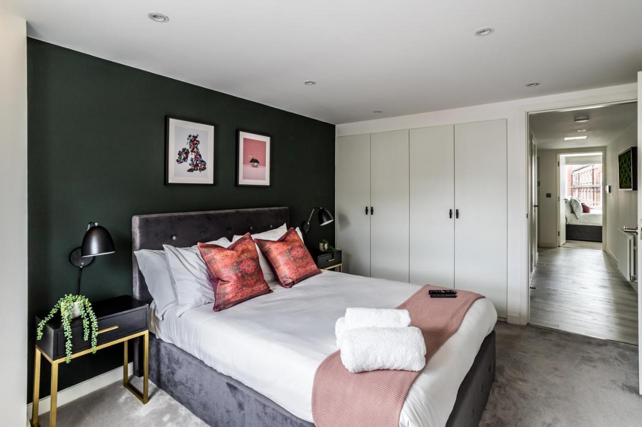 Borough Market 2-bed * London