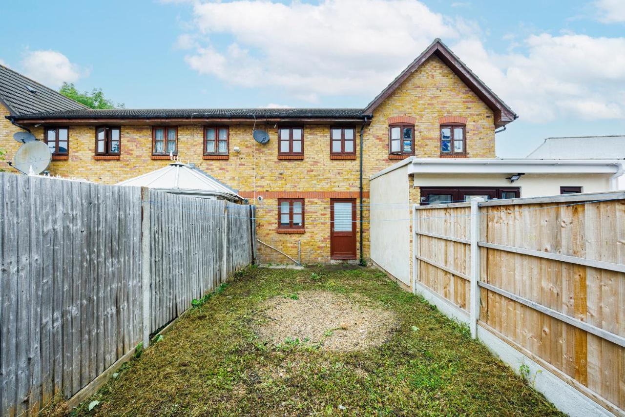 Apartment Lovely 2 Bd Hse With Parking Near Excel London