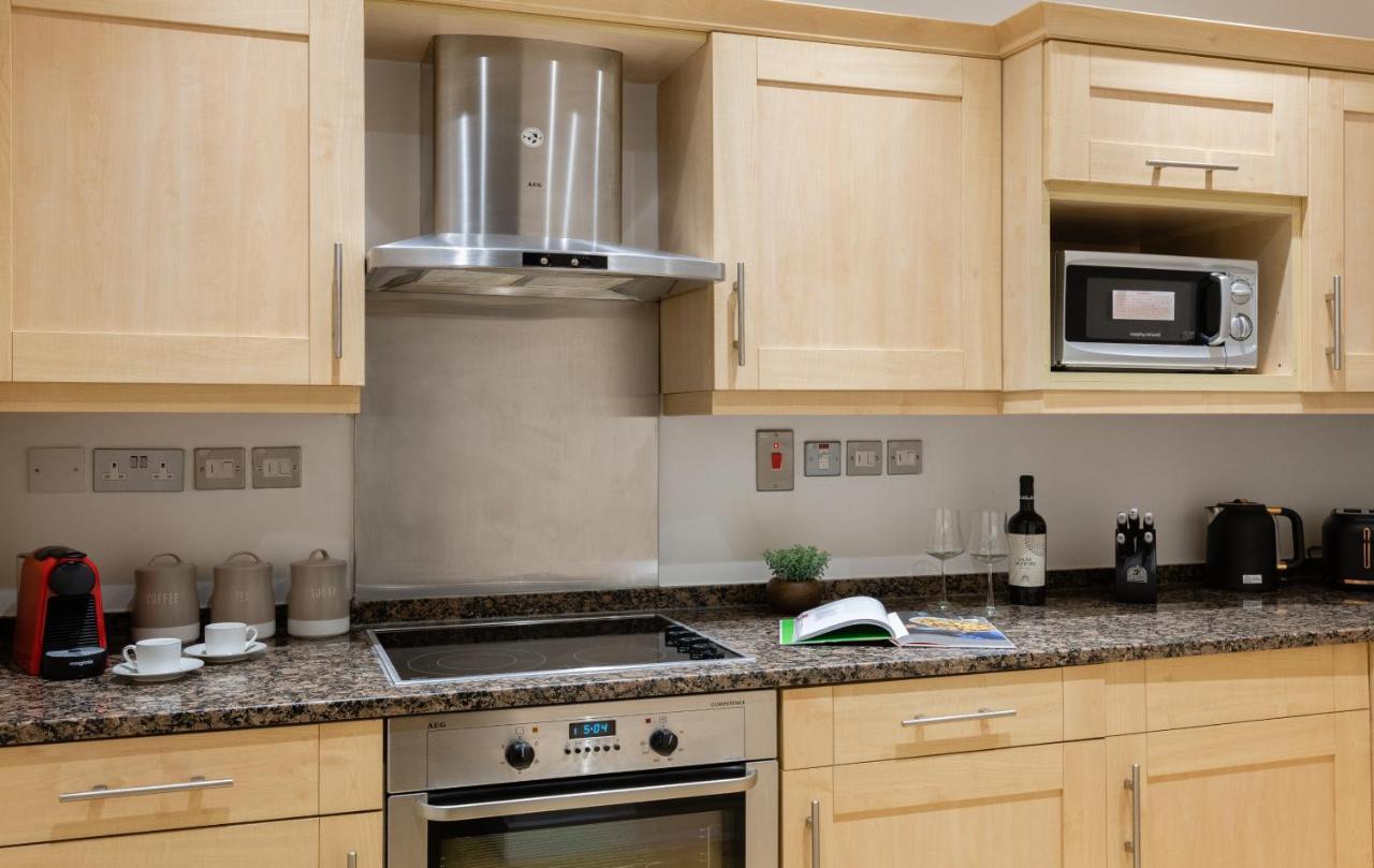 Modern And Spacious 3 Bed Next To The Shard Appartement Londen
