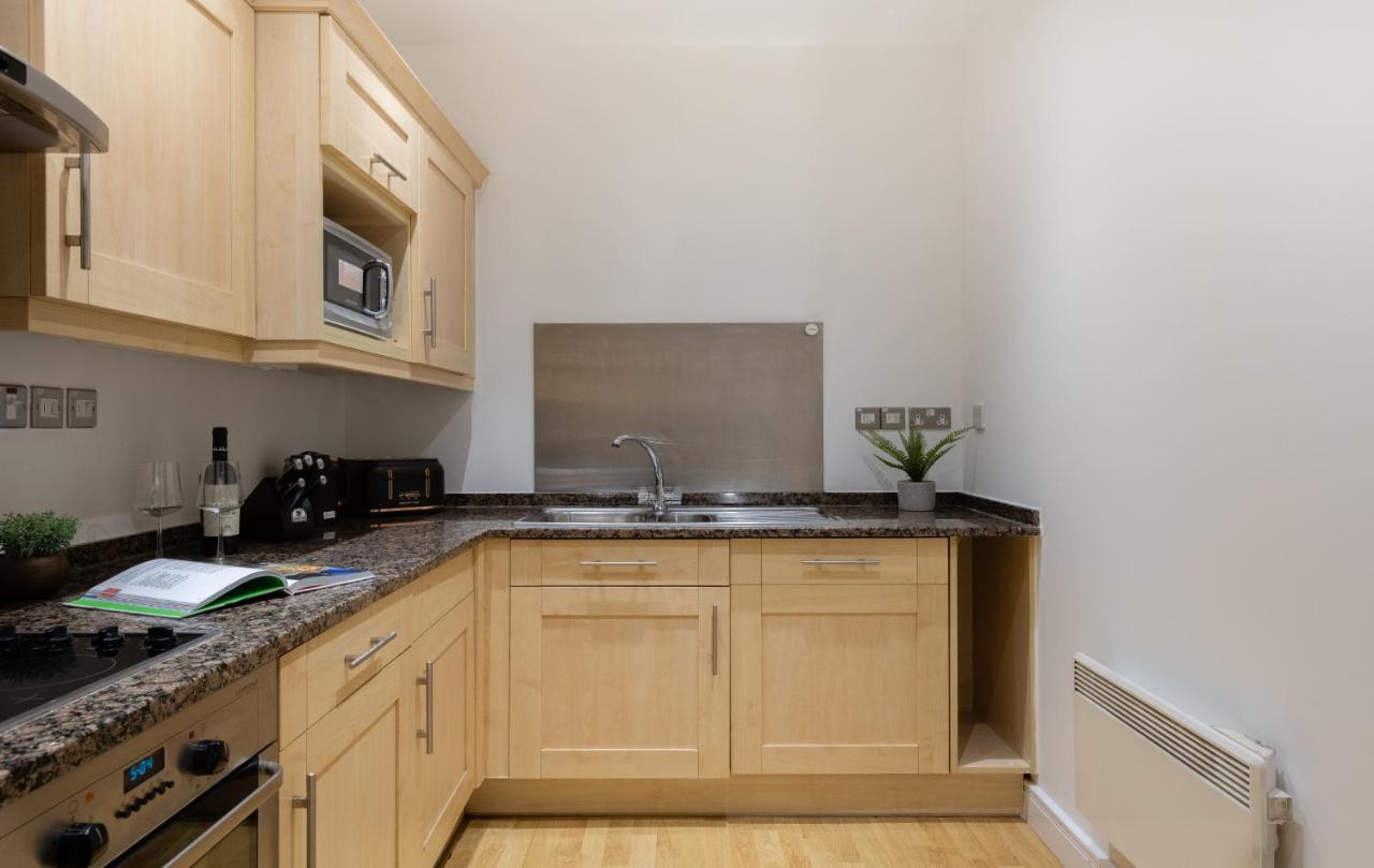 Appartement Modern And Spacious 3 Bed Next To The Shard Londen