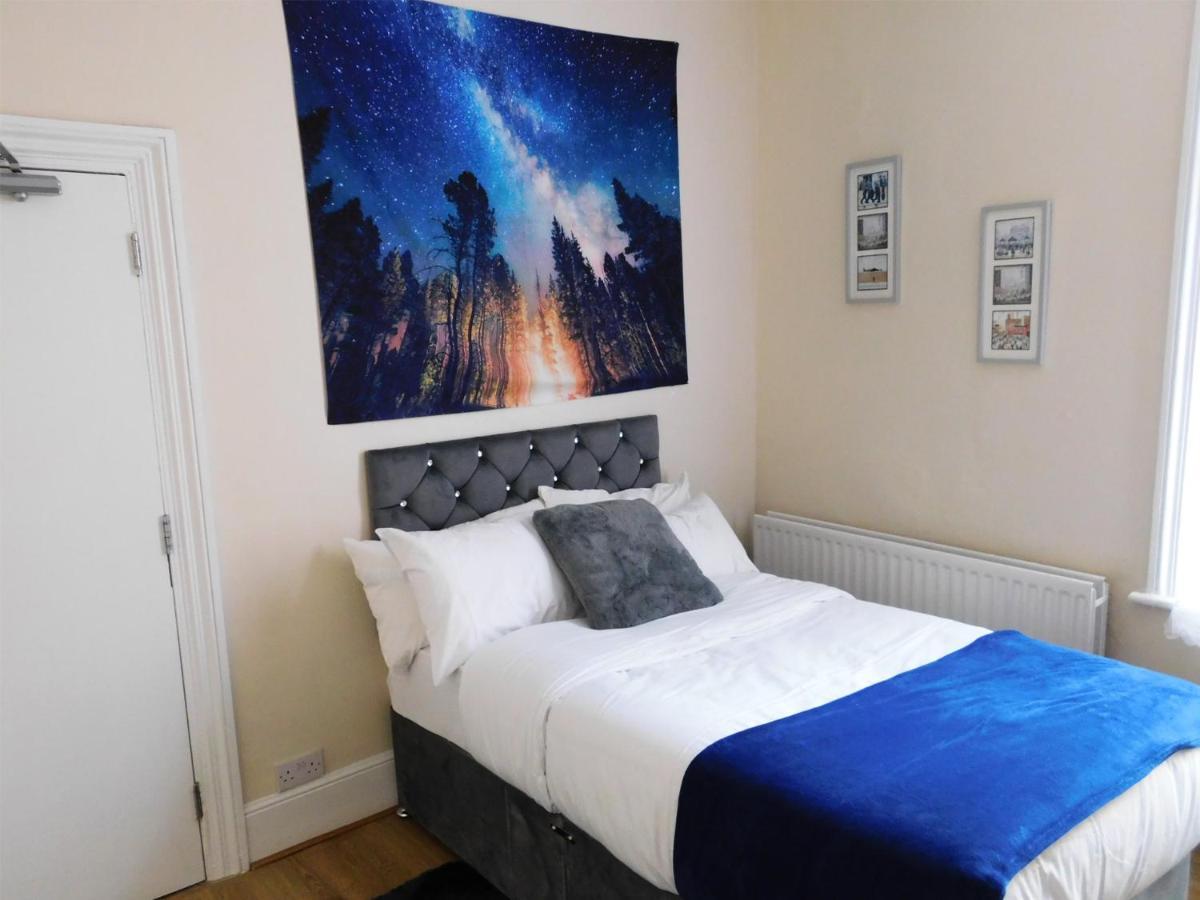 Entire 4 Bedroom Terrace House In London