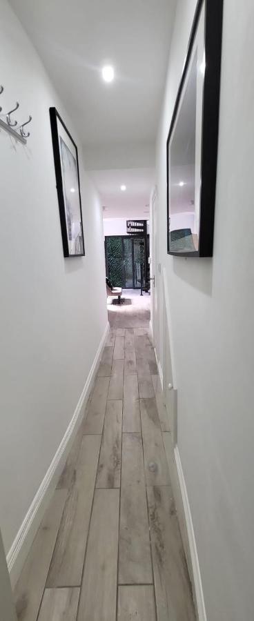 Apartment Stunning New Build Mezzanine Style London