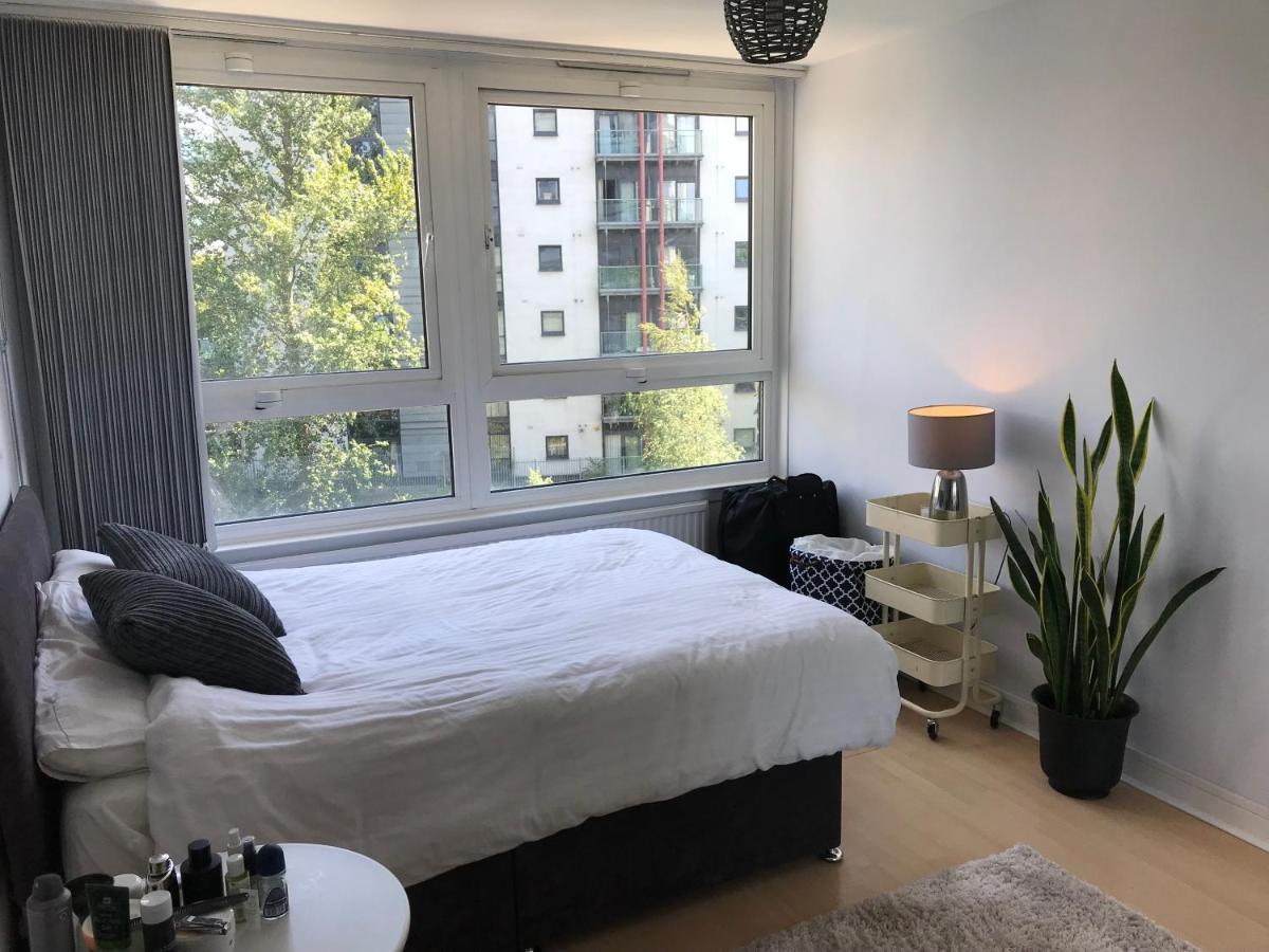 Sunny Flat In With Balcony, Just 15 Mins To Central! Appartement Londen