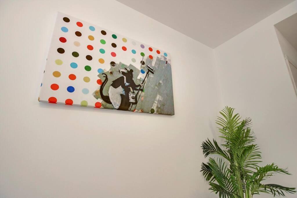 Flat C, Old Street Apartment