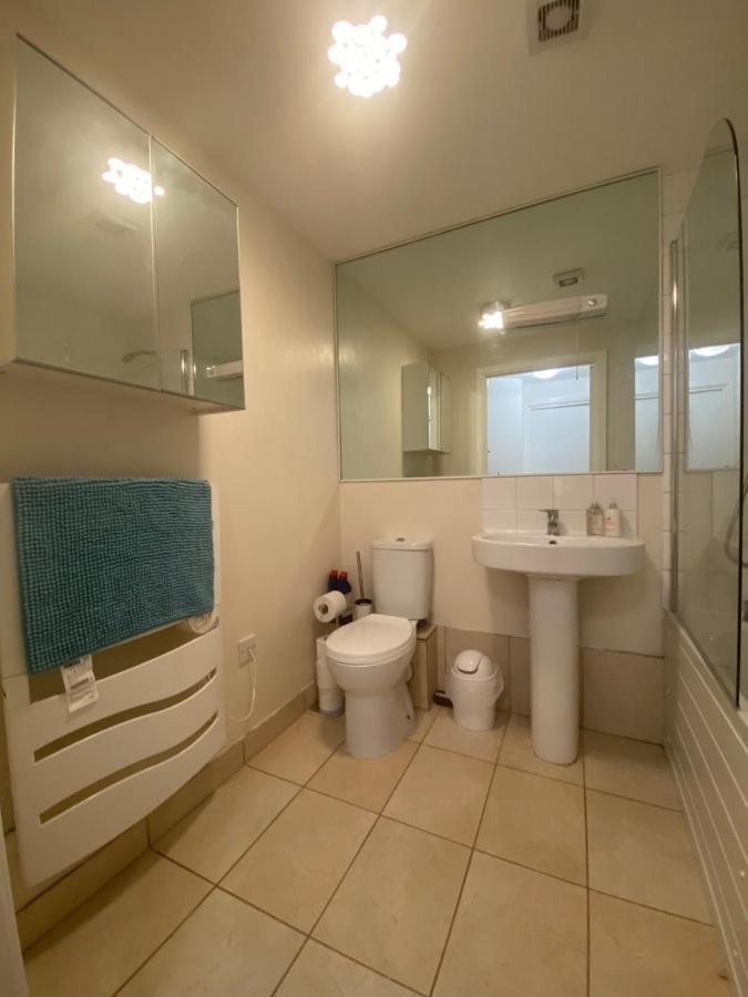 Appartement Comfy 2 Bed Flat With Free Parking, Close To Tube *