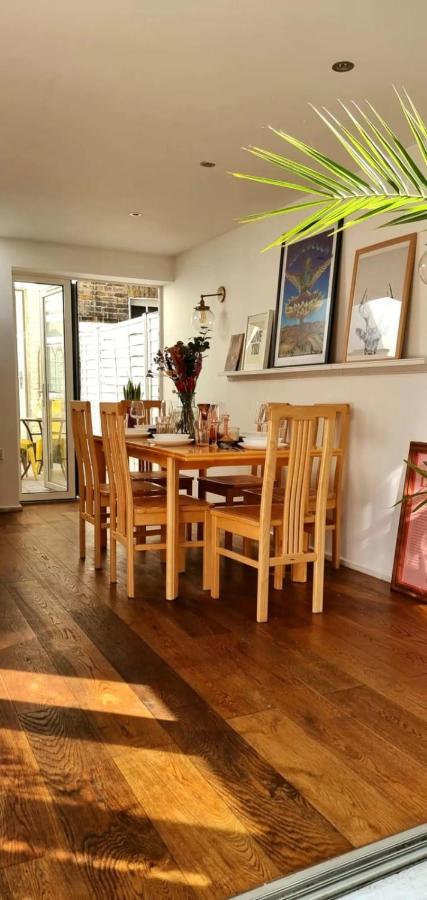 Stylish 3 Bedroom Townhouse In Brockley With Large Garden Ferienhaus London