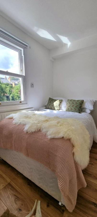 Stylish 3 Bedroom Townhouse In Brockley With Large Garden Ferienhaus London