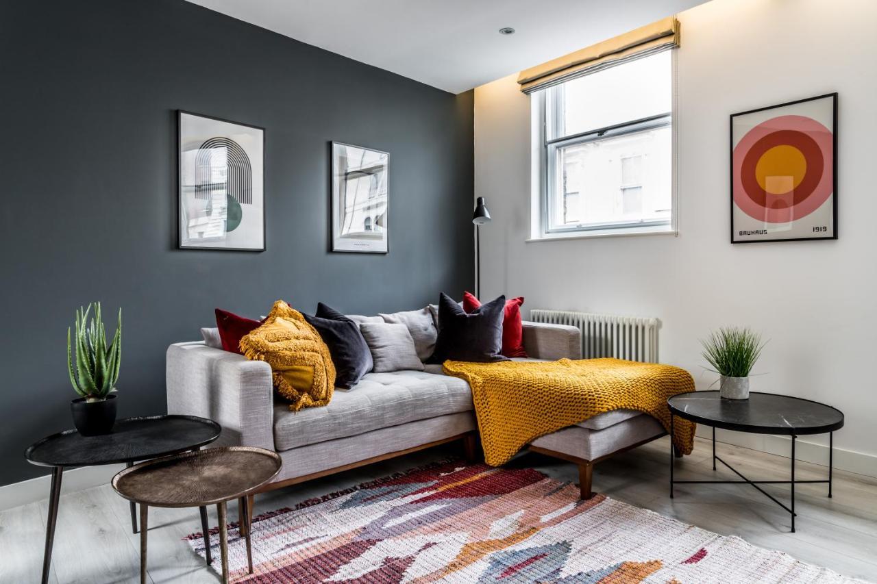 Borough Market 2-bed Apartment *