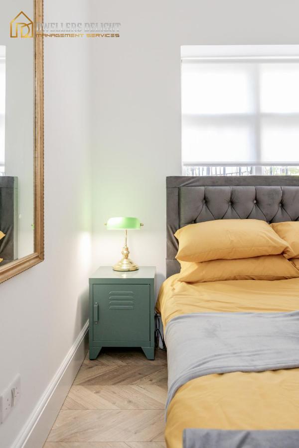 Entire 2 Bed Flat Plaistow,canning Town Prime Location In