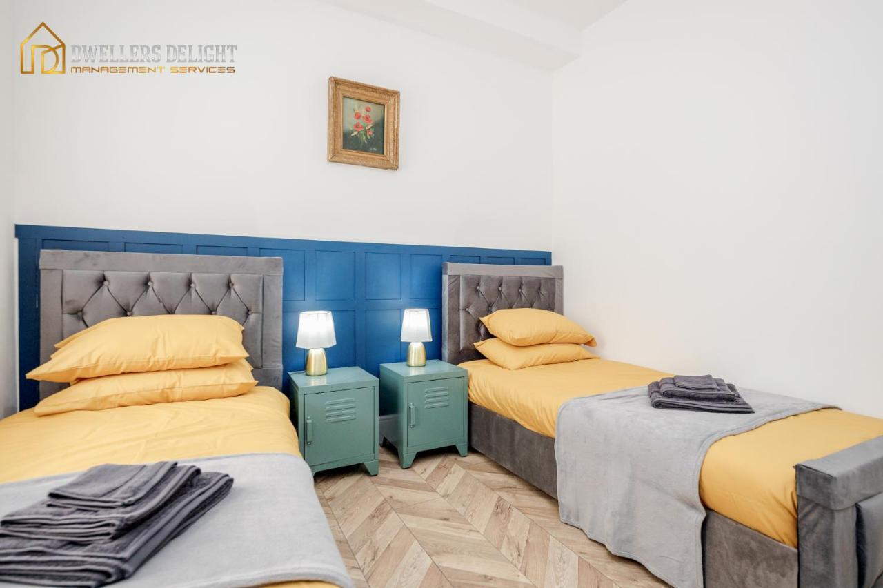 Entire 2 Bed Flat Plaistow,canning Town Prime Location In Apartamento *