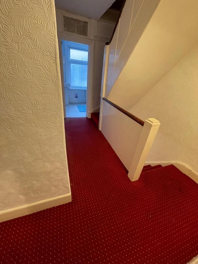 Elmdene Road - Large Homestay *