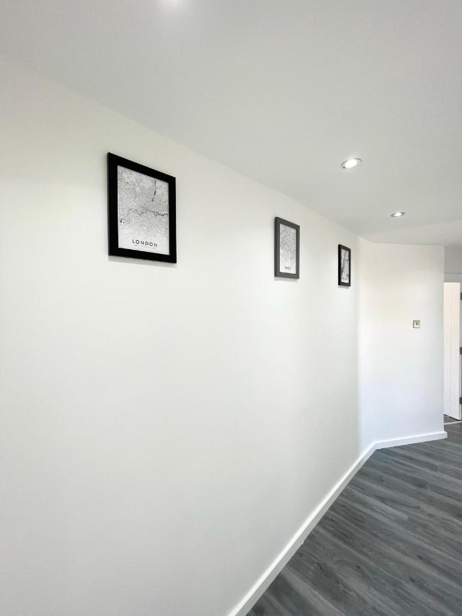 Appartement Lovely 4 Bed Perfect For Families! Londen