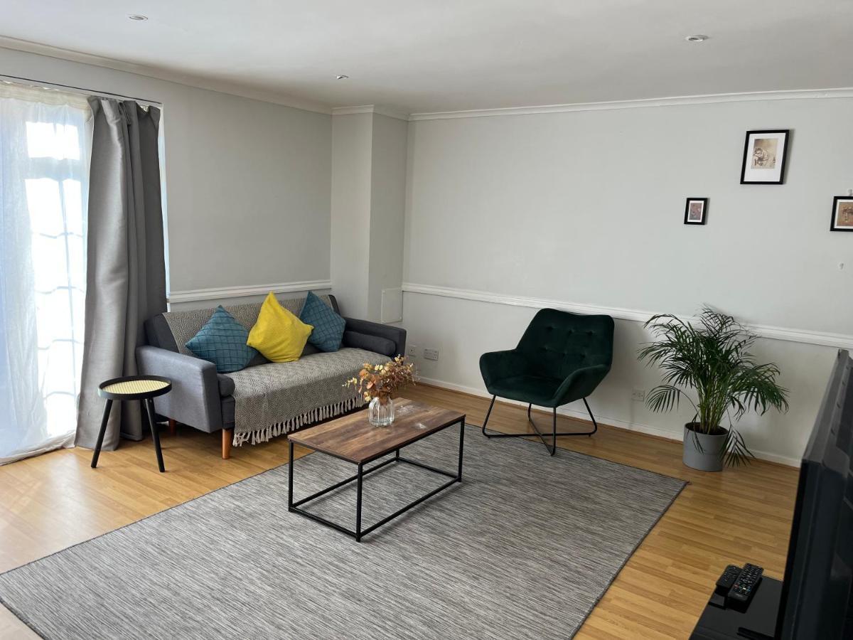 Apartamento Lovely 2 Bedroom With Parking Space Londres