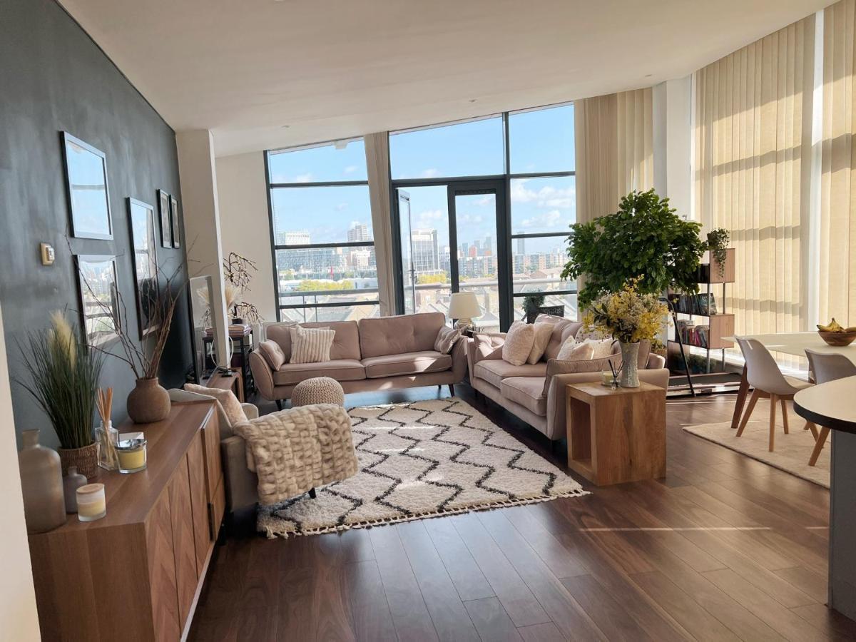 3 Bedroom Stunning Penthouse Apartment London