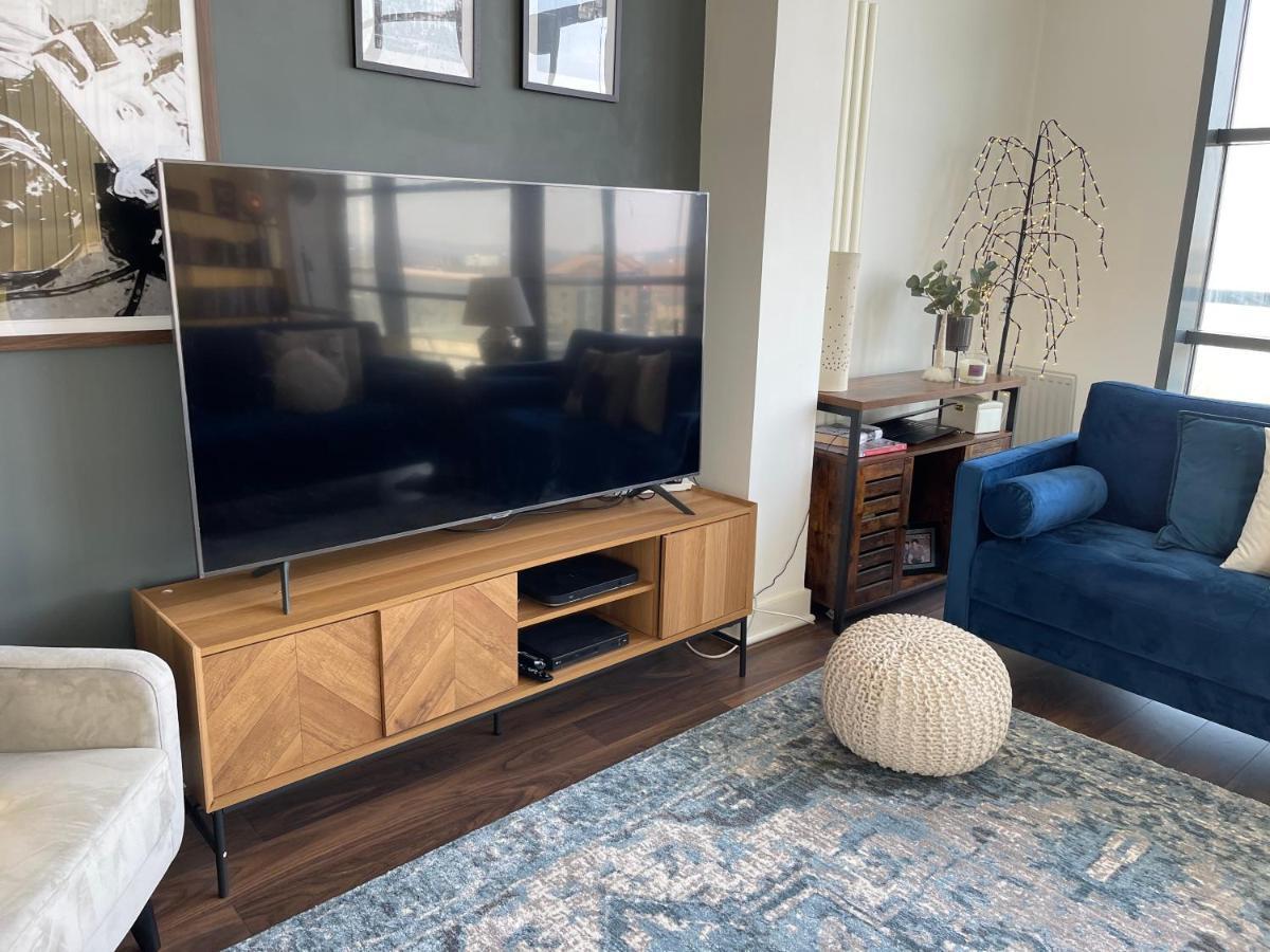 3 Bedroom Stunning Penthouse London