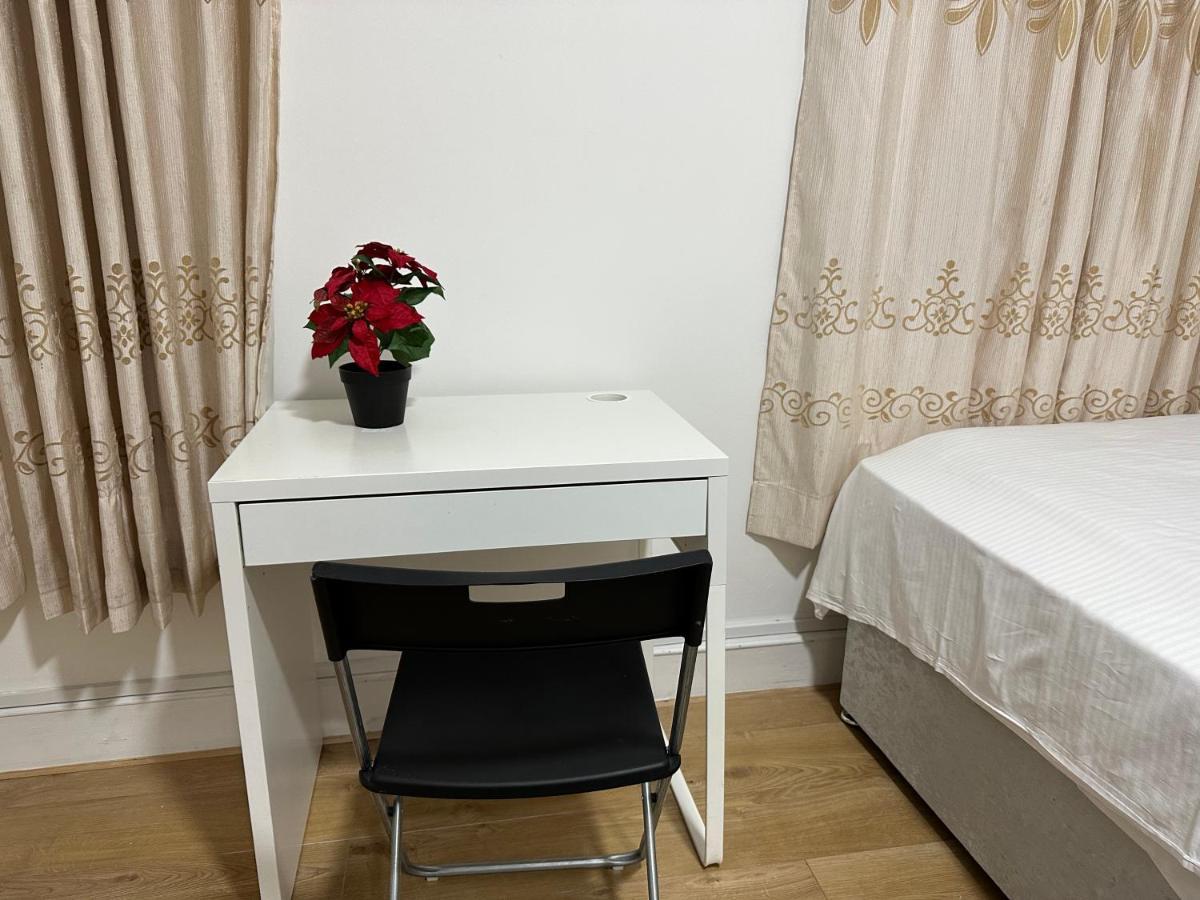 Shadwell Bed and breakfast *