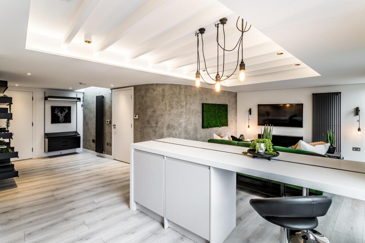 Borough Market 2-bed Apartment *