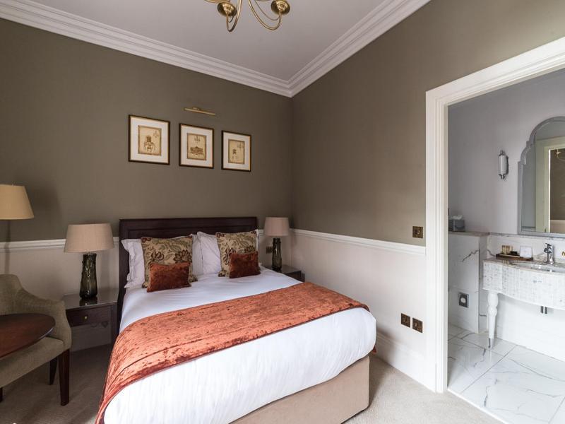 Oxford Hotel London
