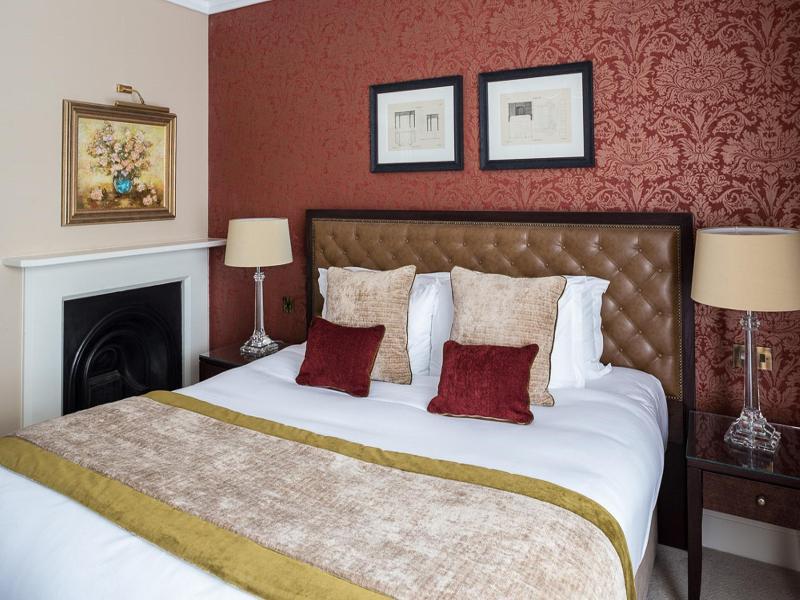 Oxford Hotel 3*