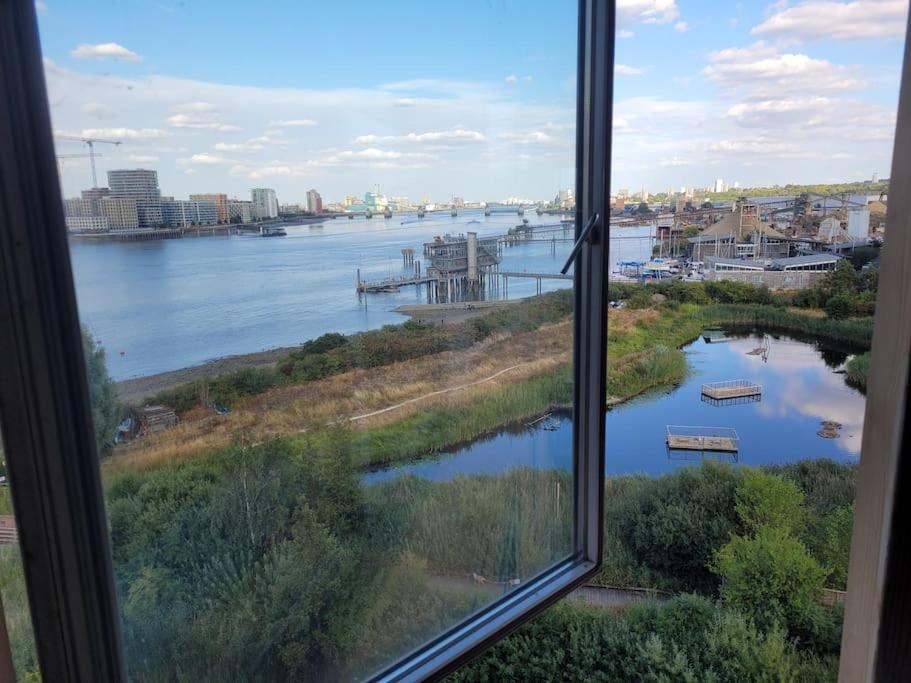 Stunning 3 Double Bedroom In Greenwich Near O2 * Londres