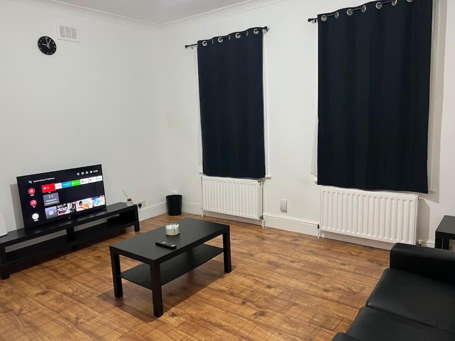 Lovely 1-bedroom With Free Parking & Garden. Londen