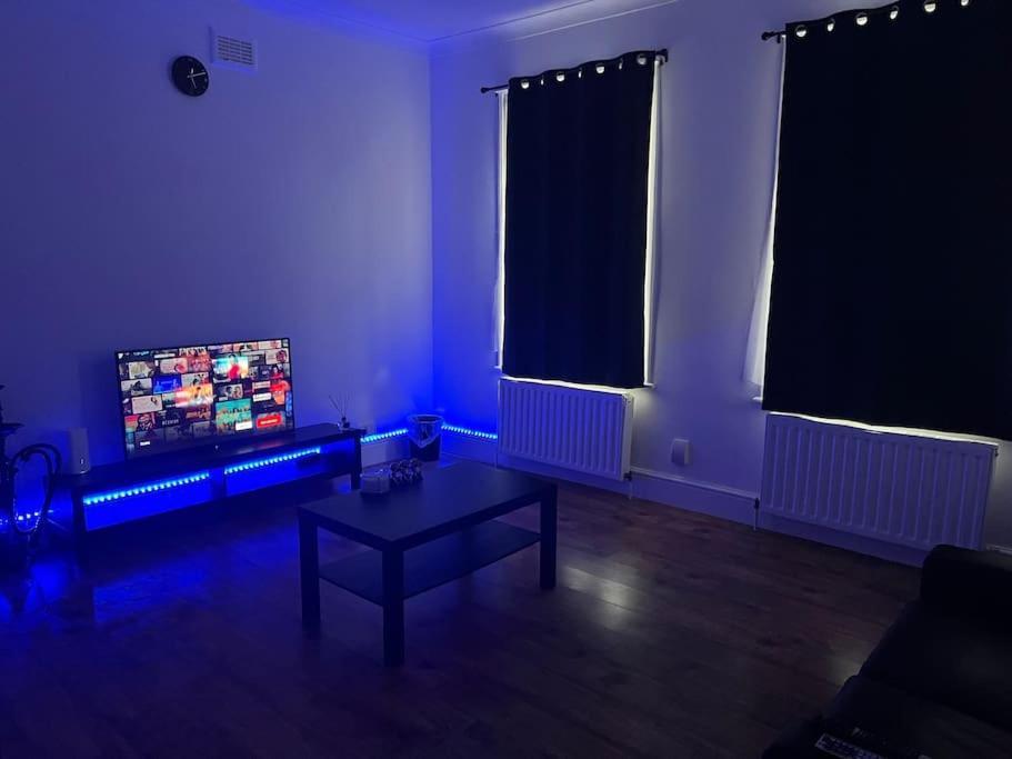 Appartement Lovely 1-bedroom With Free Parking & Garden. Londen