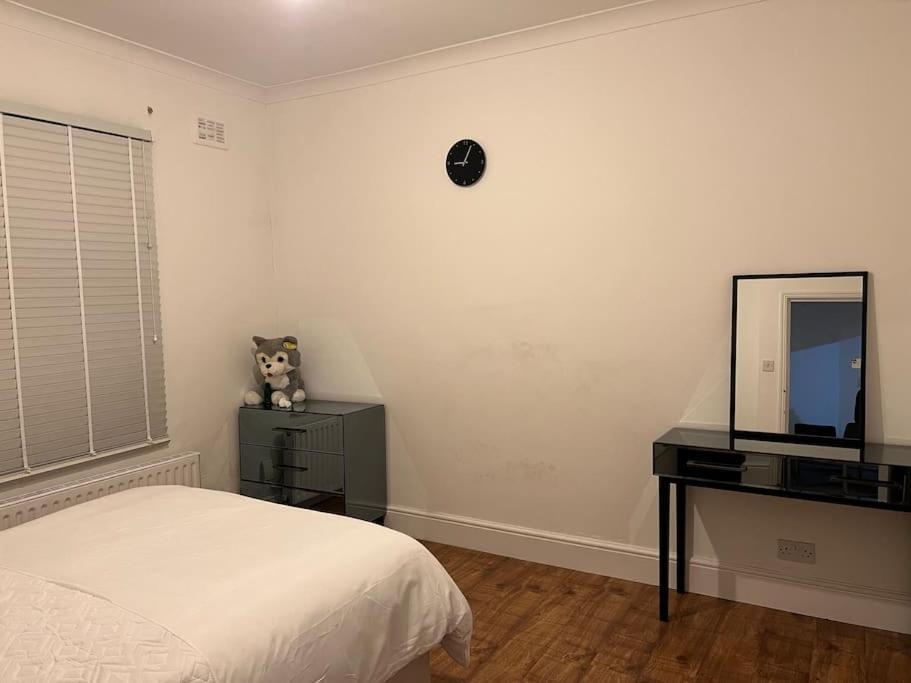 Appartement Lovely 1-bedroom With Free Parking & Garden.