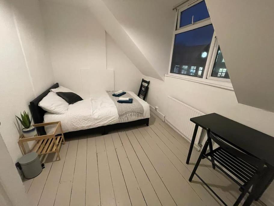Apartamento Spacious 2 Bedroom On Tower Bridge Londres