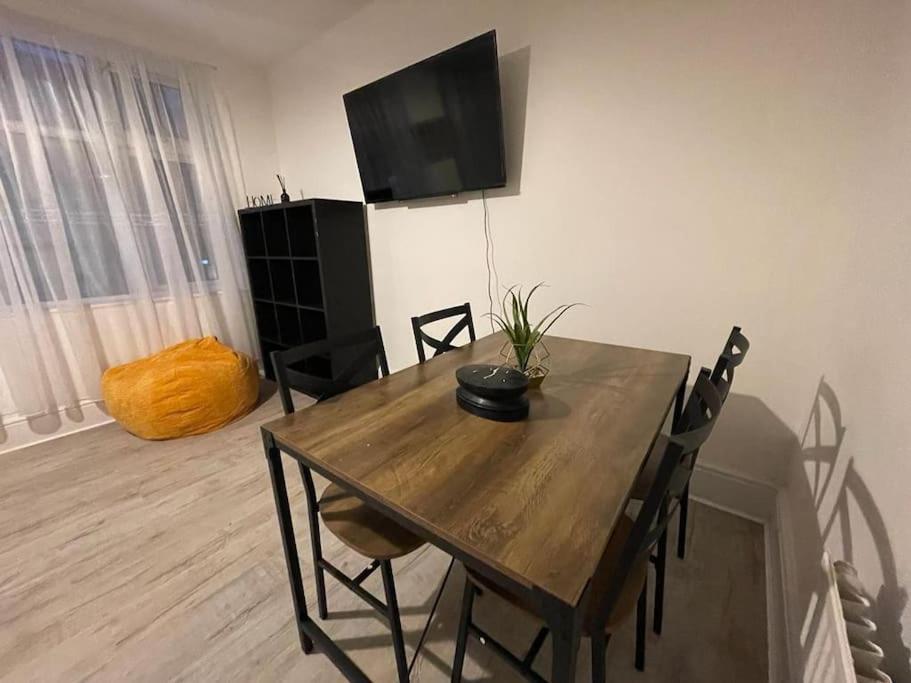 Spacious 2 Bedroom On Tower Bridge Apartamento *