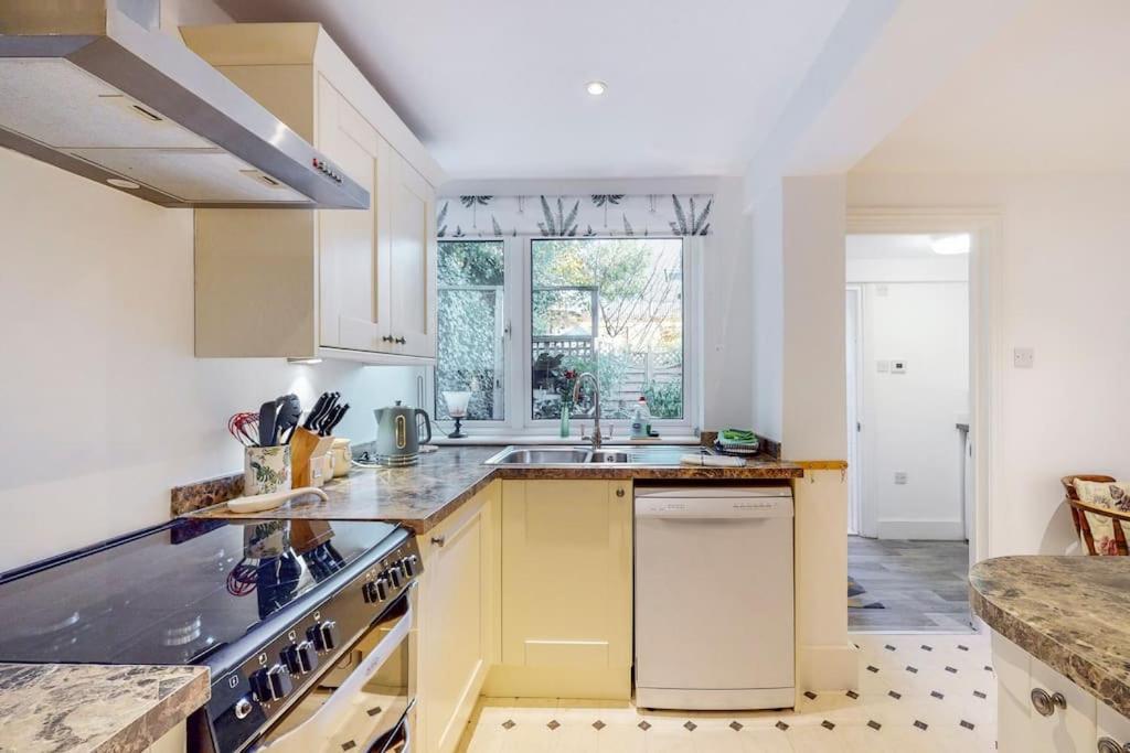 Apartment Stunning One Bedroom In Honor Oak London