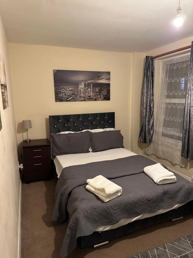 Amazing And Lovely 2- Bedroom First Floor Flat Apartment London