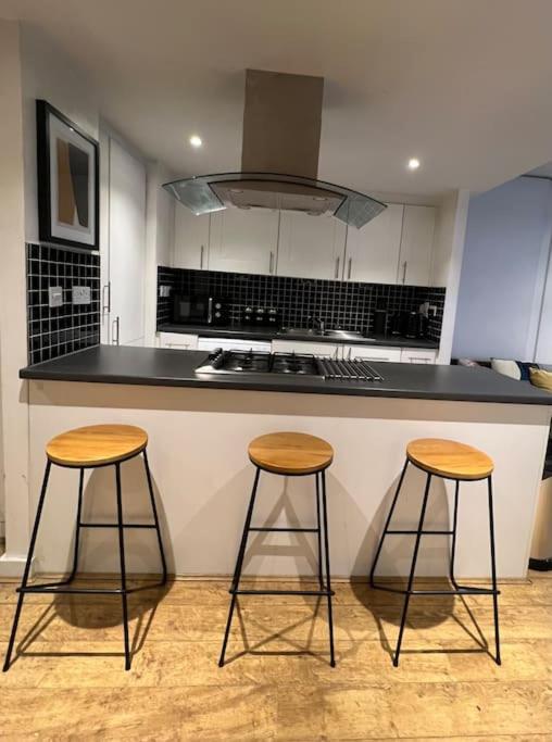 2bed Stratford With Easy Access To London, O2, Excel, Parking Nearby Londen