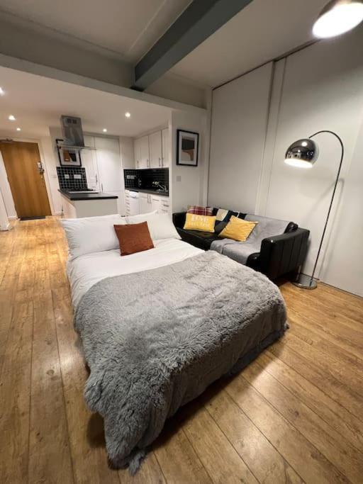 Appartement 2bed Stratford With Easy Access To London, O2, Excel, Parking Nearby Londen