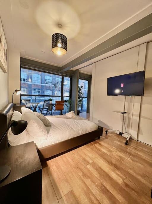 Appartement 2bed Stratford With Easy Access To London, O2, Excel, Parking Nearby Londen