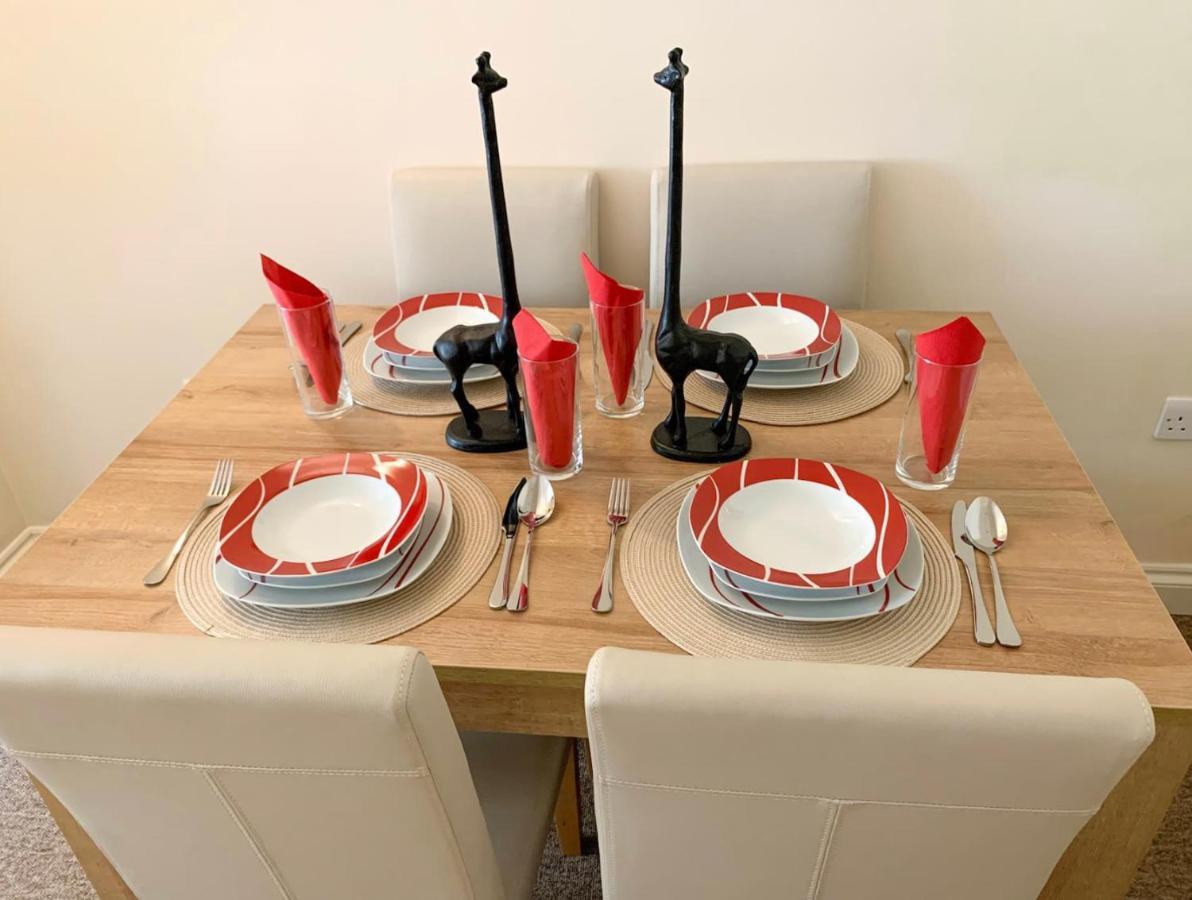 2 Bed Terraced House With Loft In Stratford Ferienhaus