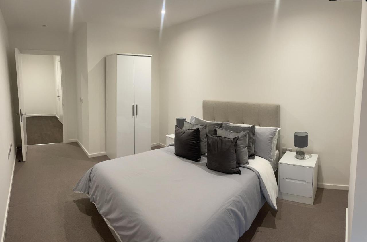 Immaculate 2bed In London- Views Appartement *