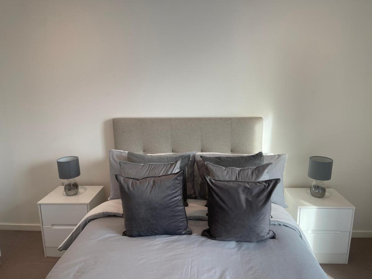 Immaculate 2bed In London- Views Londen
