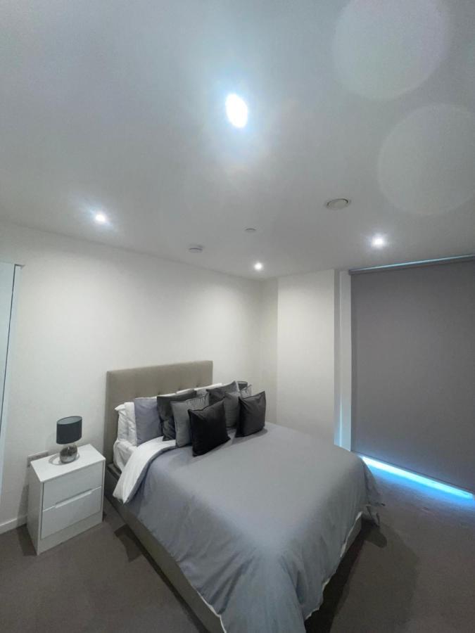 Immaculate 2bed In London- Views Appartement *