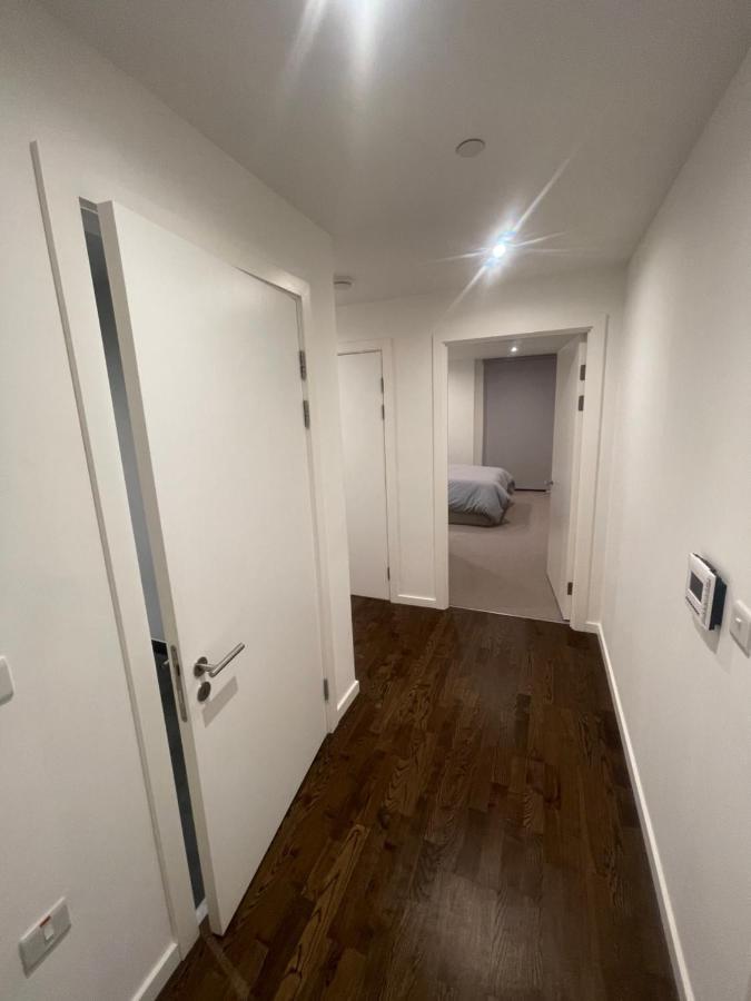 Immaculate 2bed In London- Views Appartement