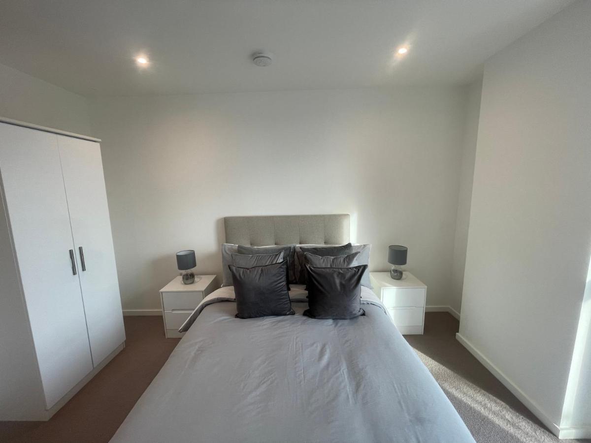 Immaculate 2bed In London- Views Londen