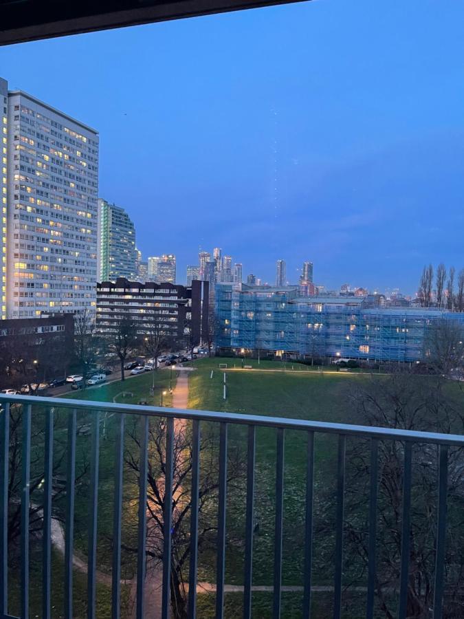 Immaculate 2bed In London- Views Appartement Londen