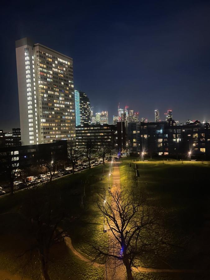 Immaculate 2bed In London- Views Appartement *