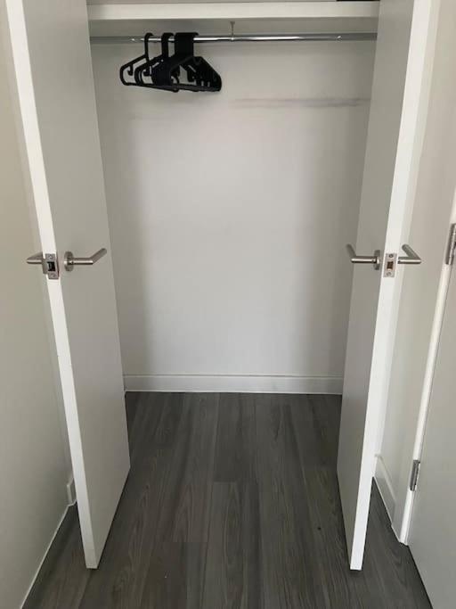 Apartment Modern 1-bedroom Close To City Airport *