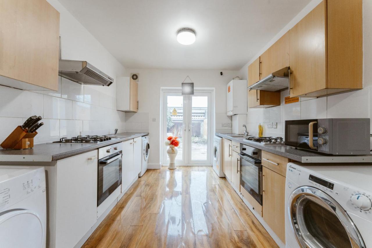 Guest house Upton Park Bedrooms 25 Min To