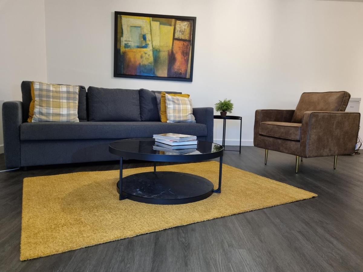 Spacious 5 Min Walk To Leytonstone Underground Station And 5 Stops To Zone 1 Appartement