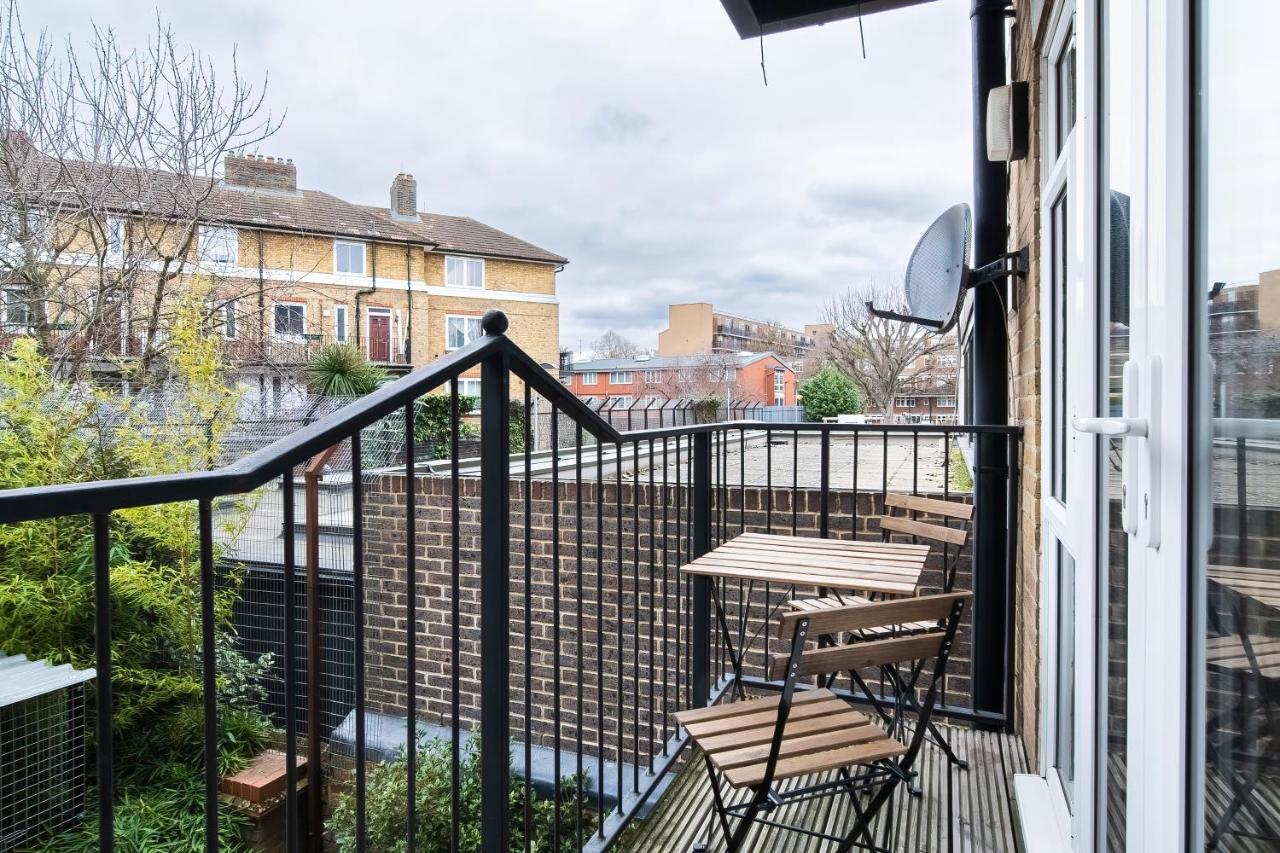 Appartement Chic 3 Bed Near Bridge With Balcony