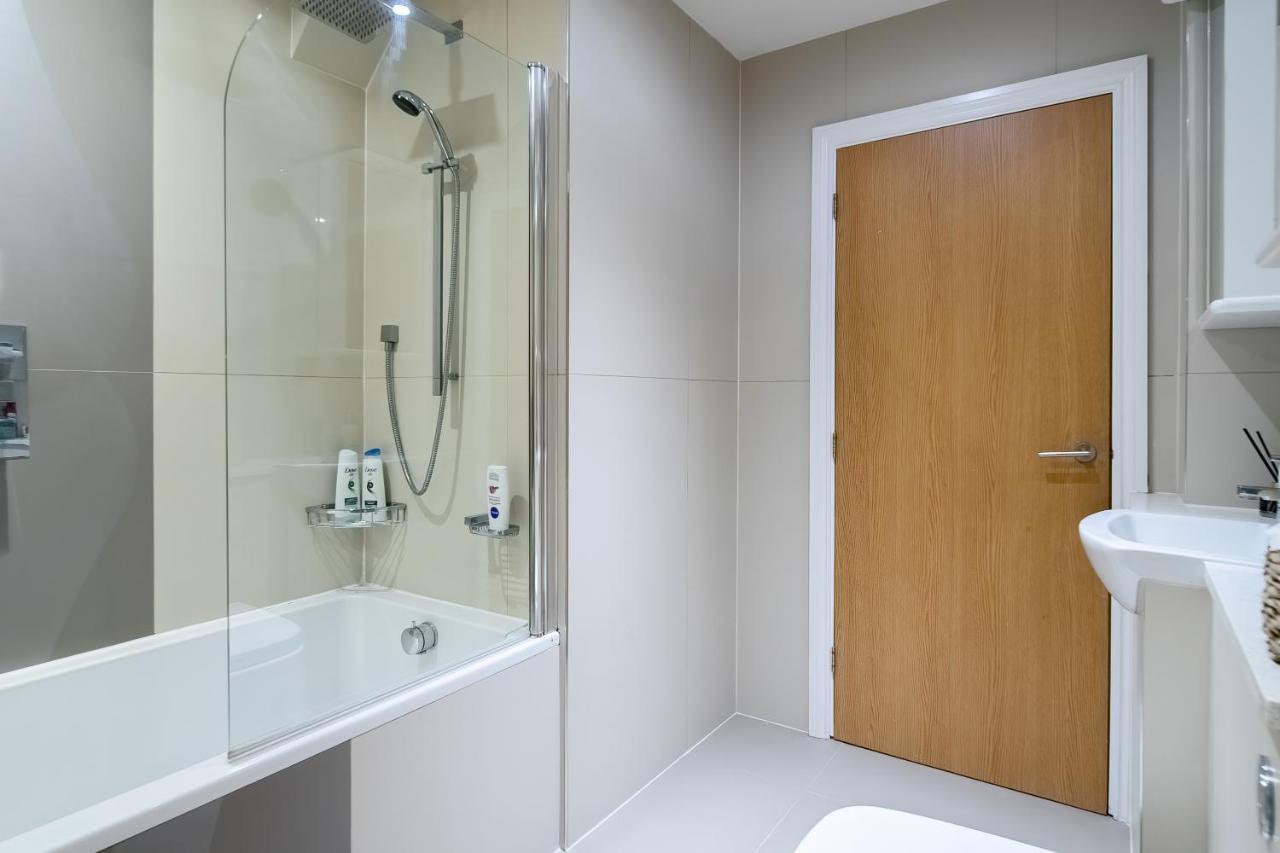 Chic 3 Bed Near Bridge With Balcony Appartement