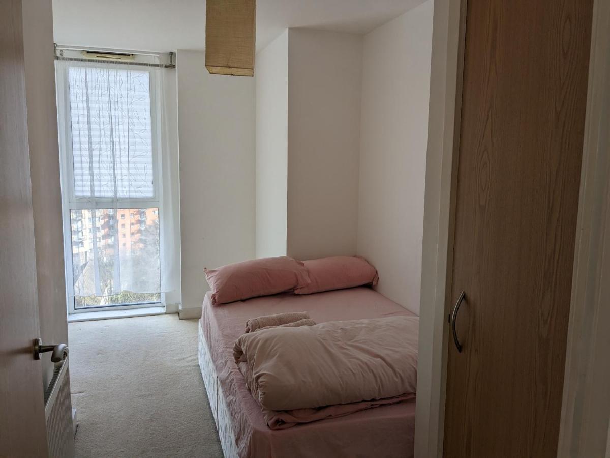 2 Bed 2 Baths Apt In Stratford Apartment