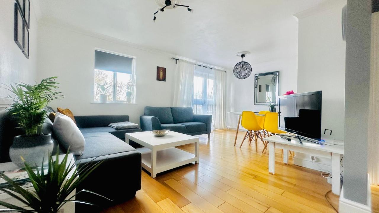 Apartamento Amazing Location - Of London- 2 Bedroom Stunning Canal View House With Private Garden,parking & Balcony *
