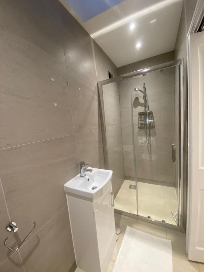 Dannifar Guest house London